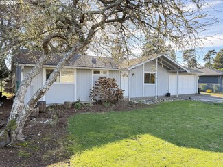 1566 20th St, Florence, OR 97439