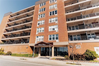 1 E Broadway Unit 3R, Long Beach, NY 11561