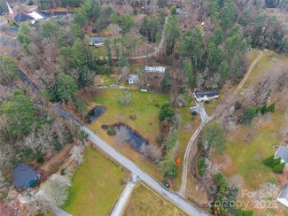 57 Twin Ponds Ln, Hendersonville, NC 28739