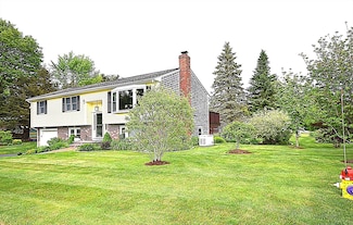 10 Odyssis Dr, Buzzards Bay, MA 02532
