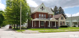 924 17th Ave, Silvis, IL 61282