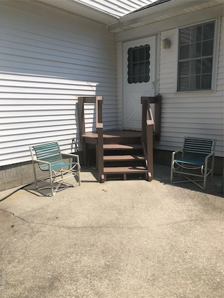 126 Barraud Dr, Port Jefferson Station, NY 11776