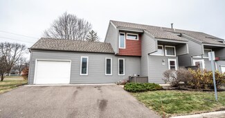 1736 Flamingo Dr, Saint Paul, MN 55122