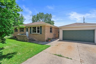 17101 W Roosevelt Ave, New Berlin, WI 53151