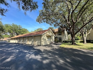 241 Robin Hood Cir Unit 204, Naples, FL 34104