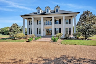 1860 Old Natchez Trace, Franklin, TN 37069