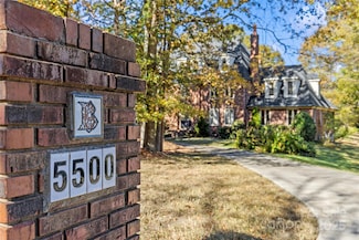 5500 Five Knolls Dr, Charlotte, NC 28226