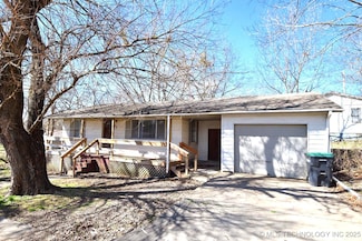 215 S Maple Ave, Tahlequah, OK 74464