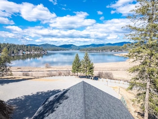 11007 Newman Lake Rd, Newman Lake, WA 99025