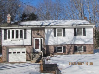 138 Summer St, Lisbon, ME 04252