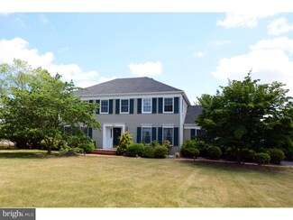 90 Ridgeview Dr, Belle Mead, NJ 08502