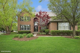 218 Bridle Path Ln, Fox River Grove, IL 60021