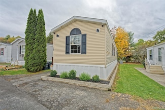 28 Matthew Dr Castleton, Castleton On Hudson, NY 12033