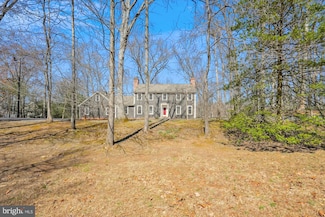 8205 Bondage Dr, Gaithersburg, MD 20882