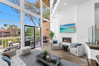 5322 Marina Pacifica Dr N, Long Beach, CA 90803