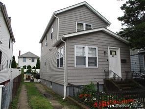 34 Monroe St, Inwood, NY 11096