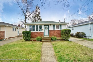 356 Penn Ave, Staten Island, NY 10306