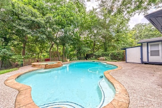 1226 Timbergrove Ln, Houston, TX 77008