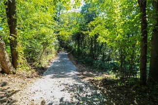 158 Youngblood Rd, Zelienople, PA 16063