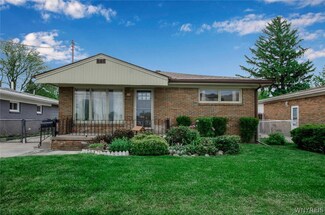 46 Brunswick Rd, Depew, NY 14043