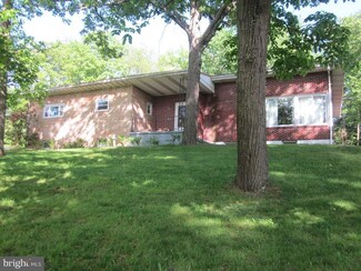 103 S 6th St, Snow Shoe, PA 16874