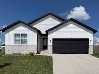 404 N Pine Leaf Rd, Nixa, MO 65714