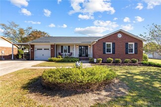 1811 Rivergate Rd, Fayetteville, NC 28304