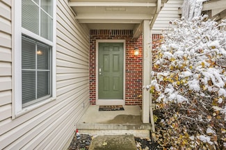 555 Chadwood Dr, Columbus, OH 43230