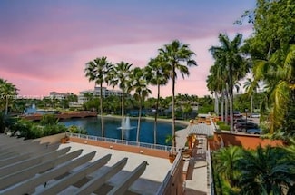 765 Crandon Blvd Unit 202, Key Biscayne, FL 33149