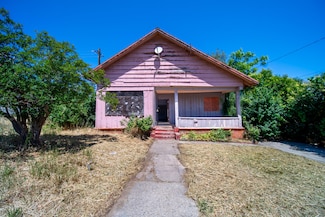 1868 Gold St, Redding, CA 96001