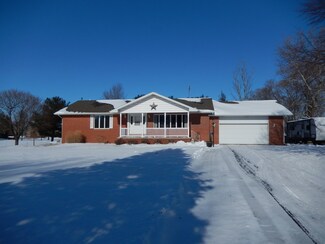 9735 E 8000n Rd, Grant Park, IL 60940