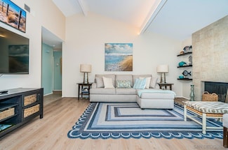 901 Caminito Madrigal Unit E, Carlsbad, CA 92011