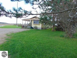 2390 N Alger Rd, Alma, MI 48801