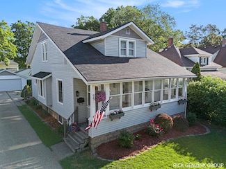 95 E 24th St, Holland, MI 49423