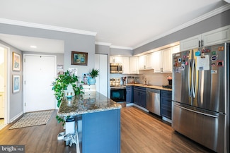 200 10 Lombard St Unit 703, Philadelphia, PA 19147