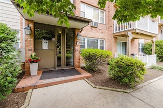 25 Bullocks Point Ave Unit 3A, Riverside, RI 02915