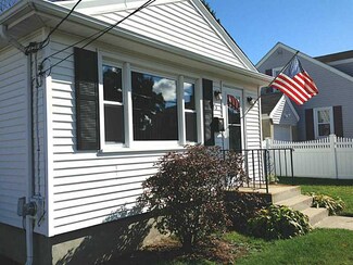 33 Orchard St, Johnston, RI 02919