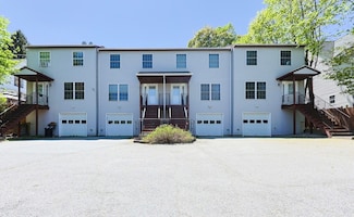 52 Heywood St, Worcester, MA 01604