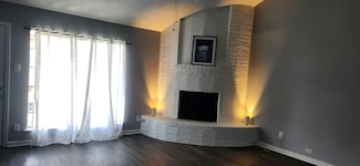 913 N Amy Dr, Deer Park, TX 77536