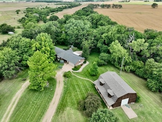 815 NW 4 Ave, Harper, KS 67058
