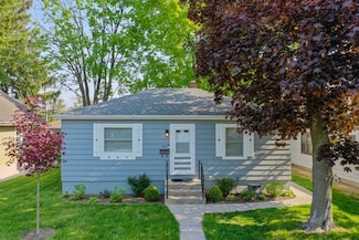 1115 Pleasant St, Lake Geneva, WI 53147