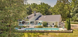 230 Breezy Point Dr, White Stone, VA 22578