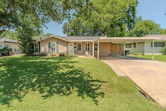 2418 Saba Ln, Port Neches, TX 77651