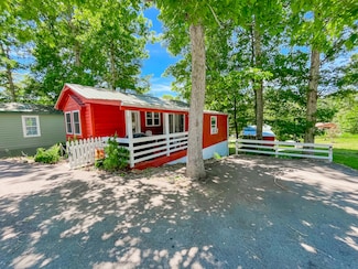 42 Eagles Rest Dr, Pipestem, WV 25979