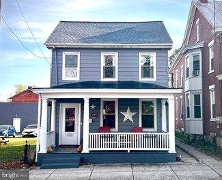 153 N College St, Carlisle, PA 17013