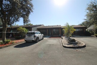 10350 W Cypress Ct, Pembroke Pines, FL 33026
