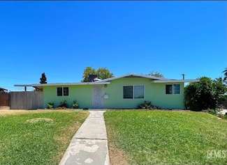1013 Oxford Ct, Bakersfield, CA 93305