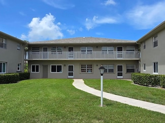 26 Lake Vista Trail Unit 204, Port Saint Lucie, FL 34952