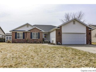 4670 Dickey John Rd, Auburn, IL 62615
