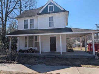 222 Mason St, Charlevoix, MI 49720